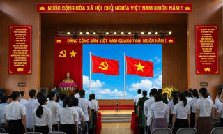 Các xã, phường tại Lào Cai đồng loạt tổ chức lễ chào cờ và sinh hoạt tư tưởng dưới cờ