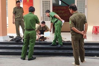 Va chạm giao thông,  phát hiện hai đối tượng nghi trộm chó