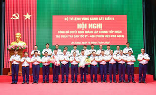 BTL Vùng Cảnh sát biển 4 triển khai khung tiếp nhận tàu tuần tra cao tốc TT-400