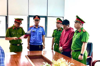 Bắt tạm giam nhân viên ngân hàng bị cáo buộc lừa đảo chiếm đoạt hơn 29 tỷ đồng