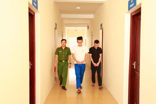Khởi tố 2 đối tượng lập nhiều tài khoản ảo trên mạng lừa đổi tiền Việt Nam - Hàn Quốc