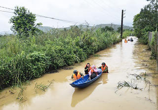 Mưa lớn gây nhiều thiệt hại ở Lâm Đồng 