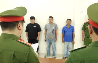 Bắt giữ đối tượng khai thác cát trái phép thu lợi hàng tỷ đồng ở Khánh Hòa