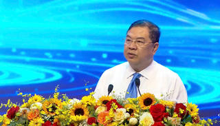 Phó Thủ tướng yêu cầu Quảng Ngãi chuyển mạnh Khu kinh tế Dung Quất sang mô hình xanh, thông minh, hiện đại