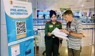 Sửa nhiều mẫu giấy tờ xuất nhập cảnh, hạn thẻ tạm trú tại Việt Nam có thể tới 10 năm
