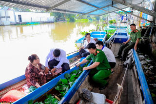 Đưa dịch vụ y tế đến gần hơn với người dân Cà Mau