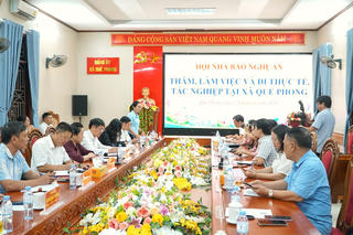 Đoàn công tác Hội Nhà báo Nghệ An đi thực tế tại xã biên giới Quế Phong