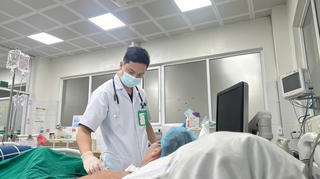 Nam tài xế đột ngột rối loạn ý thức, bác sĩ khuyến cáo đề phòng loại virus trong đất mùa mưa 