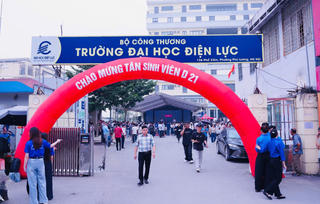 Trường Đại học Điện lực “rộn ràng” chào đón Khoá D21: Chính thức viết tên mình vào hành trình EPU