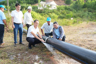 Xã Chân Mây - Lăng Cô: Khẩn trương đưa nước sinh hoạt sớm trở lại phục vụ người dân