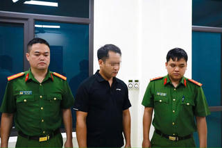 Khởi tố, bắt tạm giam Giám đốc doanh nghiệp liên quan vụ kè đá bờ sông Hồng gãy đổ