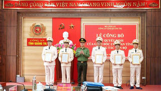 Công bố quyết định điều động 5 Trưởng phòng Công an tỉnh Quảng Trị 