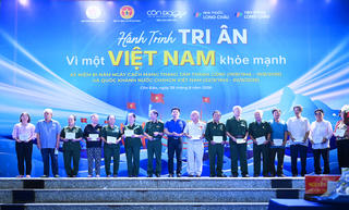 Chung tay chăm sóc sức khỏe người dân vùng đảo tiền tiêu: Long Châu nối dài hành trình tri ân tại đặc khu Côn Đảo