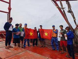 Chung sức gỡ “thẻ vàng” IUU, giữ bình yên trên biển