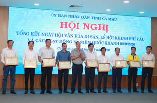 Cà Mau biểu dương tập thể, cá nhân nhiều đóng góp trong tổ chức hoạt động kỷ niệm Quốc khánh