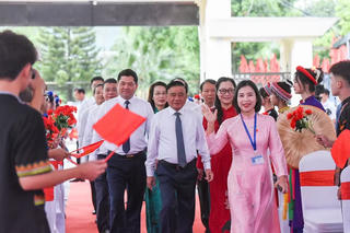 Thường trực Ban Bí thư Trần Cẩm Tú dự Lễ khai giảng năm học mới tại Bắc Ninh