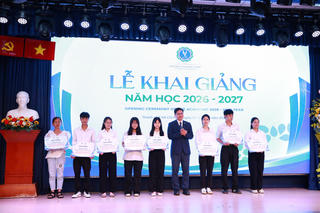 Trường ĐH Luật TP Hồ Chí Minh: Trao hơn 190 triệu đồng học bổng, khởi động năm học bằng tinh thần đổi mới 