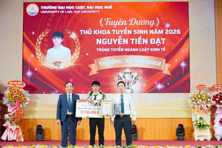 Trường ĐH Luật - ĐH Huế trao học bổng cho tân sinh viên có thành tích cao trong kỳ tuyển sinh đại học chính quy năm 2026  
