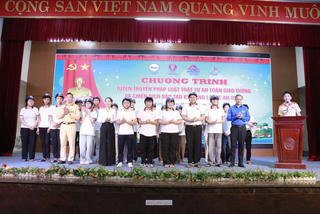 Phòng CSGT Công an tỉnh Nghệ An: Đưa pháp luật về trật tự ATGT vào giảng đường – Học thực chất để lái xe an toàn