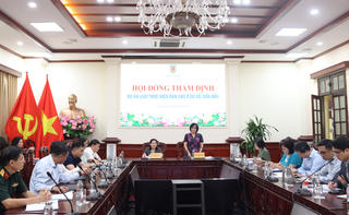 Bảo đảm dân chủ gắn với kỷ luật, kỷ cương và pháp quyền