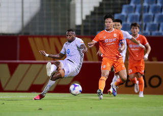 Vòng 2 V.League: Nam Định thất bại nặng nề