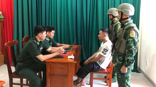 Khởi tố vụ án đưa người xuất cảnh trái phép qua biên giới