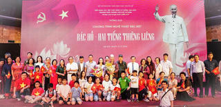 Chương trình nghệ thuật đặc biệt “Bác Hồ - Hai tiếng thiêng liêng” tại Bảo tàng Hồ Chí Minh 