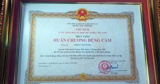 Chủ tịch nước truy tặng Huân chương Dũng cảm đối với Trung tá Trần Văn Tùng