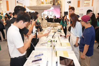 Hoàng Hà Mobile đưa iPhone 18 Pro, 18 Pro Max đến tay khách hàng