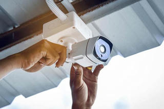 Doanh nghiệp lắp camera tại nơi làm việc mà không thông báo cho người lao động bị phạt đến 70 triệu đồng?