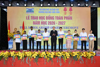 Đại học Cửu Long đón 3.645 tân sinh viên, trao hơn 9 tỷ đồng học bổng