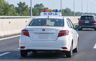 'Siết' đào tạo lái xe, không cho học viên tập lái tại làn số 1 trên cao tốc
