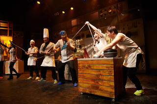 Phở Việt Nam và cơm trộn Hàn Quốc sẽ được tái hiện tại nhạc kịch Chef show 