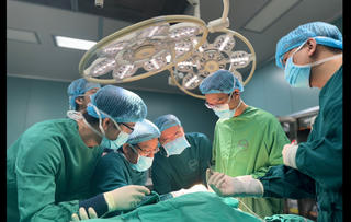 Hai ca tai nạn lao động nghiêm trọng trong 3 ngày, bác sĩ nỗ lực cứu nhiều ngón tay