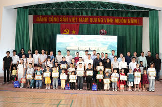 Trao học bổng “Mầm non của rừng” để bồi dưỡng thế hệ tiếp nối bảo vệ thiên nhiên