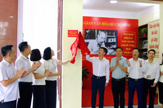 Chi bộ UBND phường Lào Cai ra mắt mô hình “Không gian văn hóa Hồ Chí Minh”