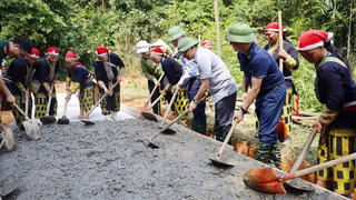 Lào Cai: Phát động phong trào xây dựng giao thông nông thôn, người dân đồng thuận hiến đất