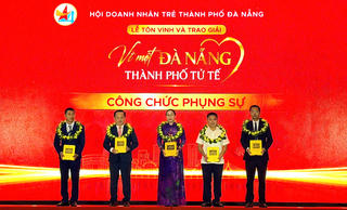 Tôn vinh 15 cá nhân đạt giải thưởng “Vì một Đà Nẵng – Thành phố tử tế”