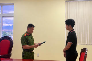 Dựng “quan hệ” với cán bộ Hải quan, Biên phòng để lừa hơn 5,3 tỷ đồng