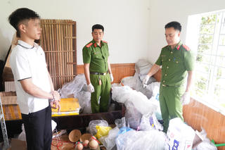 Bắt giữ thanh niên sản xuất hàng cấm, giấu gần 1 tấn vật liệu nổ dưới sàn nhà