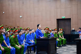 Sơ thẩm vụ án tại Viện Pháp y tâm thần Trung ương: Bị can chữa bệnh dùng tiền “thao túng” hàng loạt cán bộ y tế