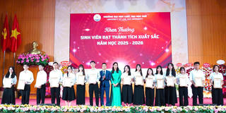 Lý tưởng và khát vọng cống hiến dưới ngọn cờ vẻ vang của Đảng - Bài 1: Nữ sinh trường Luật - Từ lời tuyên thệ đến khát vọng cống hiến