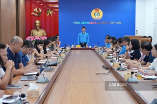 Nâng cao kỹ năng đấu tranh phản bác quan điểm sai trái trên không gian mạng