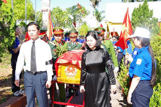 Trang nghiêm lễ truy điệu, an táng 30 hài cốt liệt sĩ tại Quảng Trị