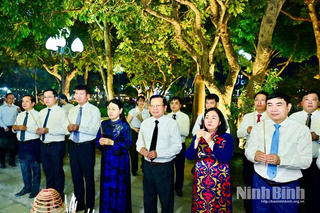Lãnh đạo Trung ương và tỉnh Ninh Bình dâng hương tưởng niệm Mười nữ liệt sĩ Lam Hạ
