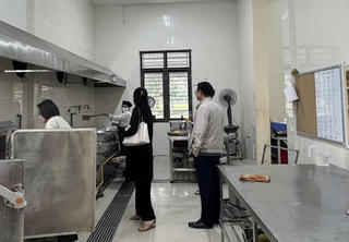 Nghệ An: Tăng cường giám sát bảo đảm chất lượng bữa ăn học đường 