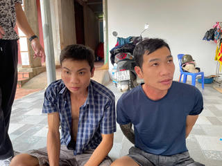 Khởi tố 4 đối tượng dùng hung khí cướp tài sản