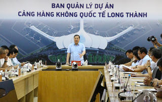 Phó Thủ tướng Thường trực Phạm Gia Túc kiểm tra sân bay Long Thành và các tuyến giao thông kết nối