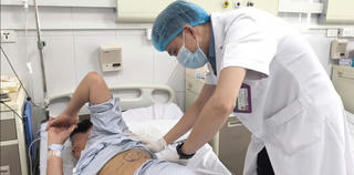 Sau hơn 3 năm đau do zona thần kinh, bệnh nhân 69 tuổi giảm hơn 50% cơn đau nhờ sóng cao tần