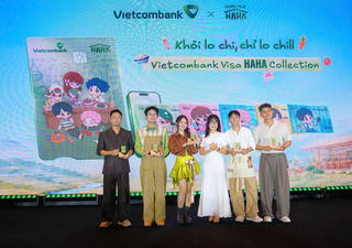 Vietcombank đồng đầu tư Quán Nhà Haha, đưa dàn nghệ sĩ lên bộ sưu tập thiết kế thẻ độc quyền